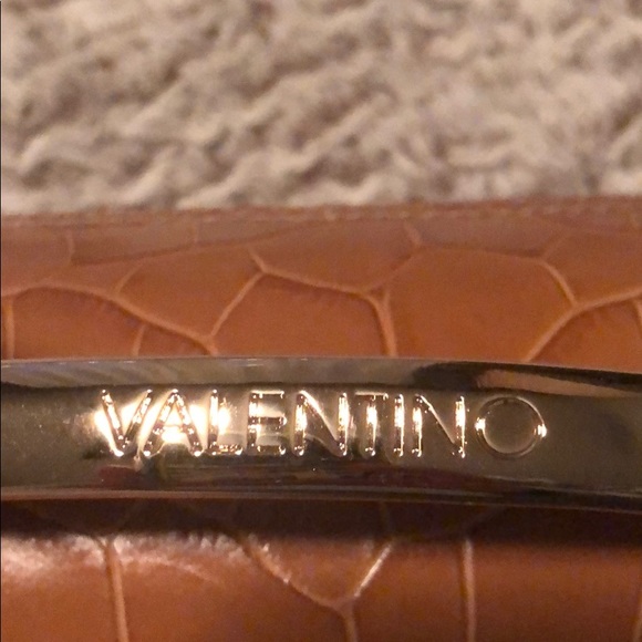 Like new Valentino crocodile pattern shoulder bag - Picture 1 of 7